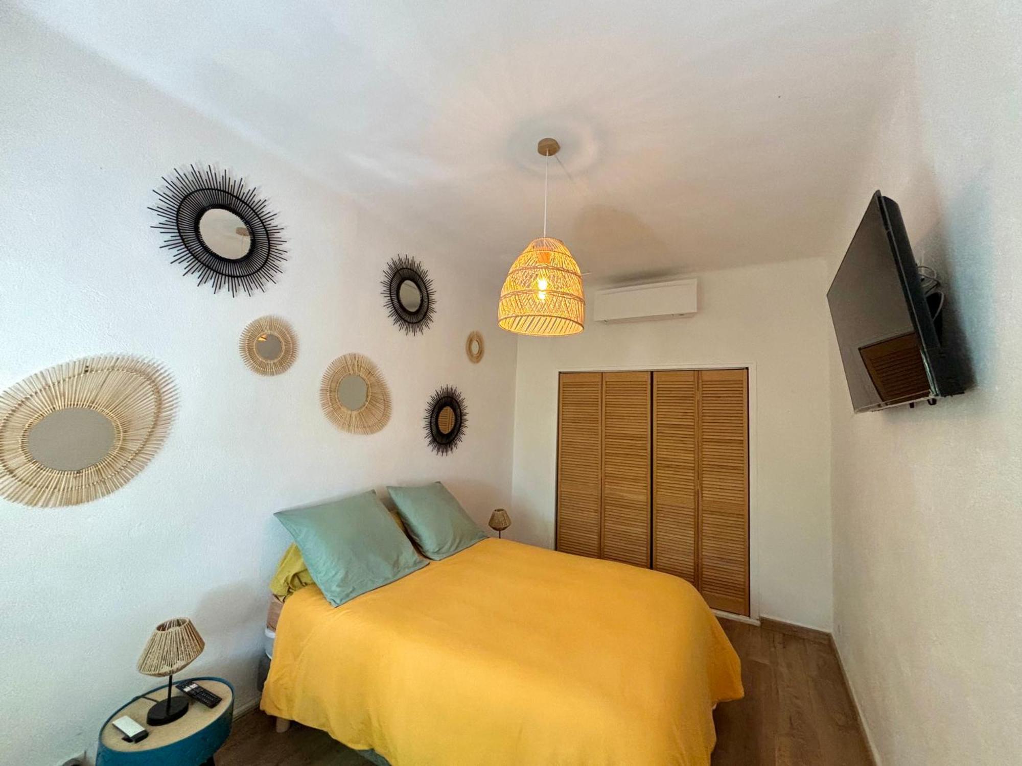 Appartement Eygalieres Avec Petit Jardin Dış mekan fotoğraf